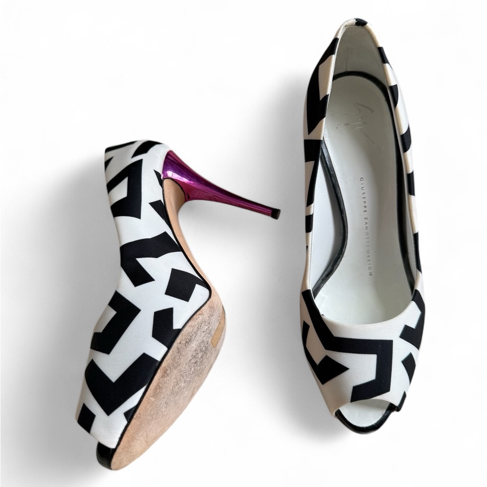 SOLD GIUSEPPE ZANOTTI Black & White Graphic Pumps With Hot Pink Metallic Heel